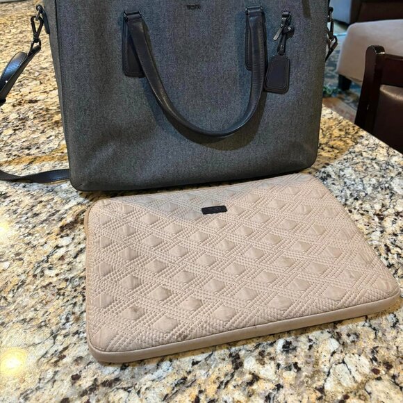 Tumi Computer Workbag - Picture 8 of 9